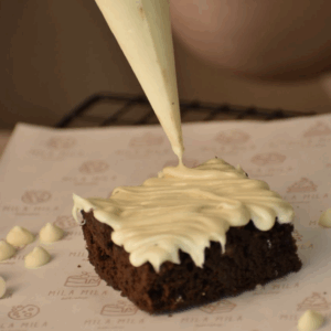 Brownie con Chocolate Blanco